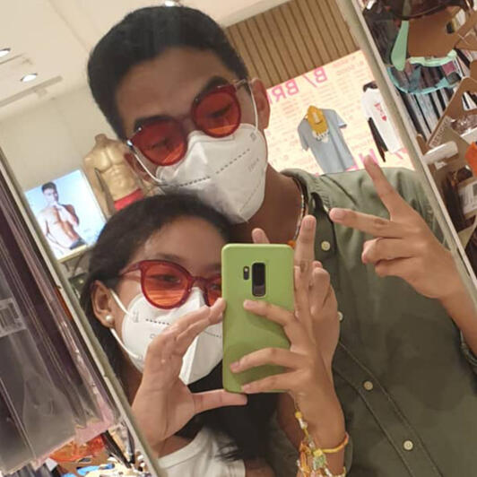 Love the red shades as much as u love that green poLo